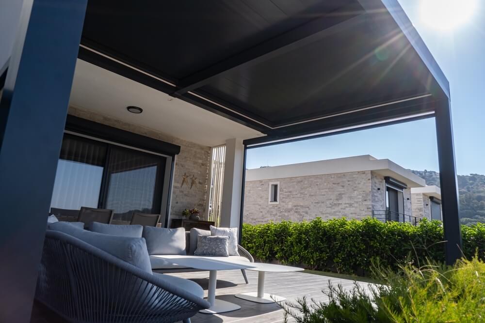 Slik bygger du en pergola med tak