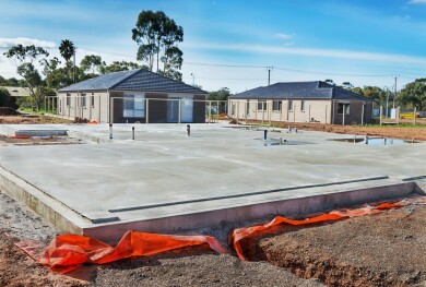 Ferdig fundament oppforing av hus Ferdig fundament oppforing av hus