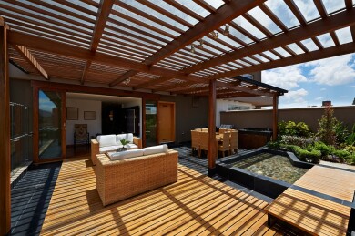 Snekker prosjekt stor terrasse med pergola Snekker prosjekt stor terrasse med pergola