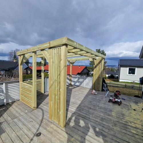 Snekker Omid Javanmiri