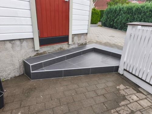 Brittan Snekker Og Hageservice