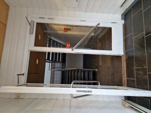 Double M Renhold, Apolskyte