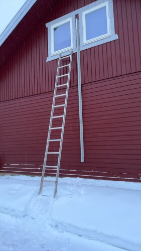 Fanebust Tak Og Fasade