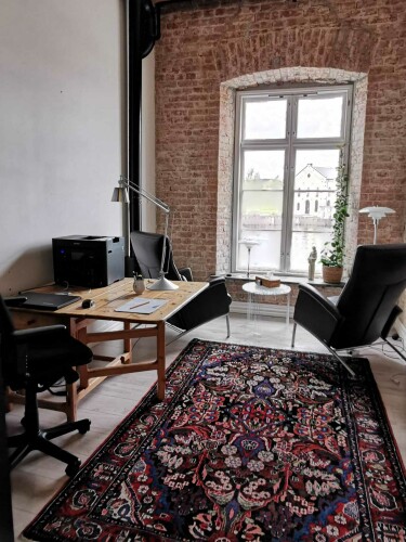 Double M Renhold, Apolskyte