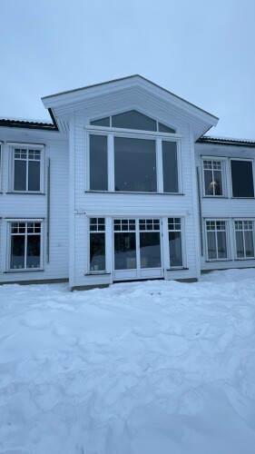 Fanebust Tak Og Fasade