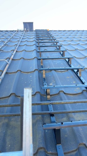 Fanebust Tak Og Fasade