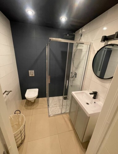 Busy Bees - Karol Pietrak