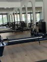 IMG 7645 Skifte hjul på innsiden av en treningsmaskin for reformer pilates