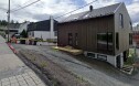 Barrikade i stopt brostein Totalentreprise for grunnarbeid og gjerde ved Olleveien
