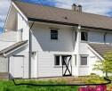 Platting bakside hus Lage platting med gjerde