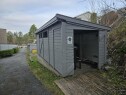 20241117 143158 Skifte plank på to stk søppelskur