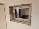 20241005 002233 Sage hull i betongvegg til ytterdør